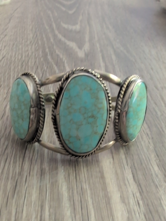Jewelry - Turquoise Stone Triple Oval Silver Cuff Bracelet